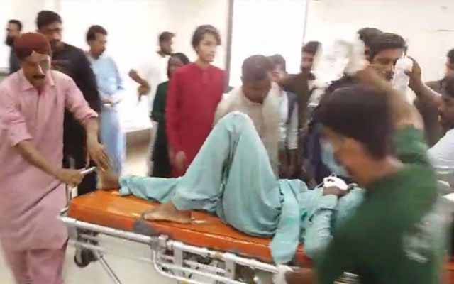 عمر کوٹ، زیارت پر جانے والی گاڑی حادثے کا شکار، 3 افراد جاں بحق