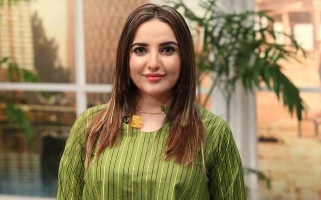 پاکستانی متنازع ٹک ٹاکر حریم شاہ کا کہنا ہے کہ میری آمدن معجزاتی ہے، ہر طرف سے پیسہ آتا ہے۔