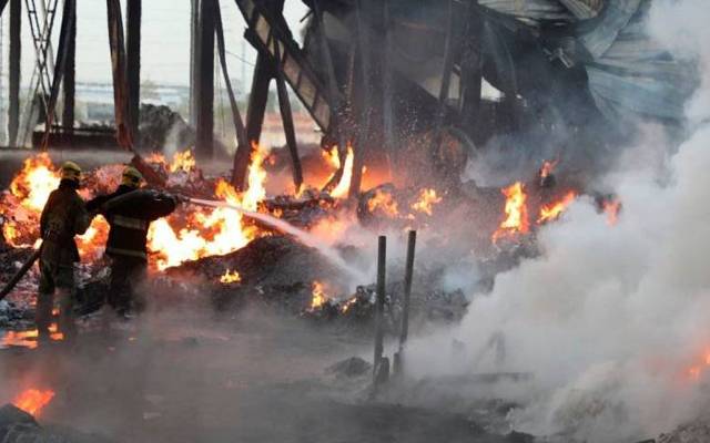 ازبکستان کے دارالحکومت تاشقند میں آسمانی بجلی گرنے سے ہوائی اڈے کے قریب ایک گودام میں رات کو دھماکہ ہوا جس کے نتیجے میں ایک شخص ہلاک جبکہ 160 سے افارد زائد زخمی ہو گئے۔ 