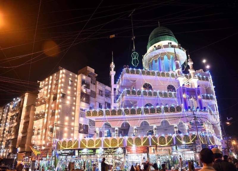 ملک بھر میں جشن عیدمیلاد النبیؐ مذہبی عقیدت و احترام سے منایا جا رہا ہے