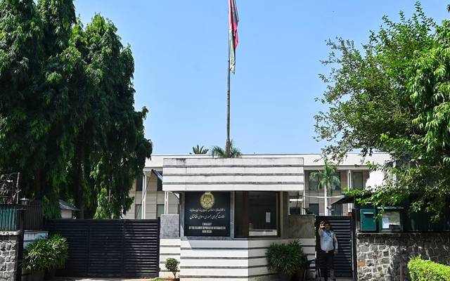 افغانستان نے نئی دہلی میں اپنا سفارت خانہ بند کرتے ہوئے بھارتی حکومت پر عدم تعاون کا الزام عائد کیا ہے۔ 