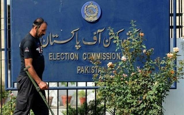 سندھ سے 14 اور پنجاب کے 10 افسروں کا تبادلہ کردیا گیا، الیکشن کمیشن کو بریفنگ