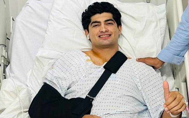  علاج کے غرض سے برطانیہ میں موجود قومی کرکٹ ٹیم کے فاسٹ باؤلر نسیم شاہ کے کندھے کی سرجری مکمل ہوگئی۔ 