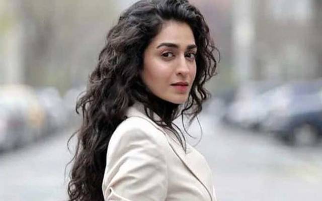  پاکستانی معروف اداکارہ ہاجرہ یامین سوشل میڈیا پر اپنی بولڈ تصاویر کے سبب ایک بار پھر  تنقید کی زد میں آ گئیں۔ 