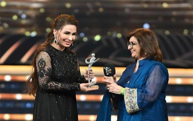 ریما خان نے ’لکس چیئرمین لائف ٹائم اچیومنٹ ایوارڈ‘ اپنے نام کرلیا