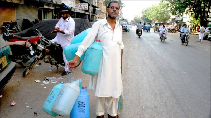 کراچی میں پانی کا بحران سنگین،وزیرداخلہ نے انوکھا حل بتادیا