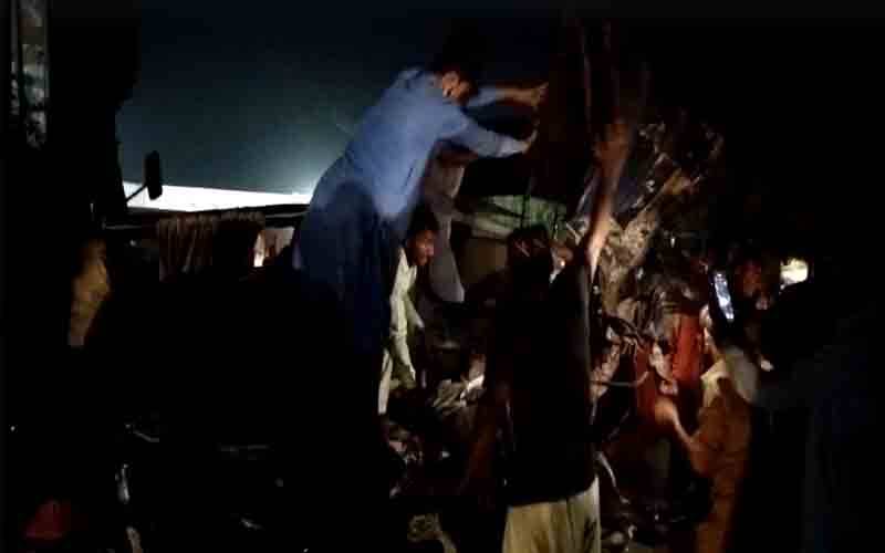 بڑے شہر میں خوفناک ٹریفک حادثہ ، 7 افراد جاں بحق 