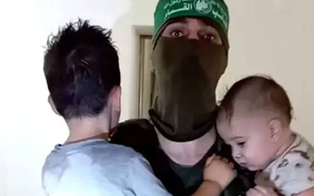  اسرائیل کا بچوں کا سرقلم کرنے کا جھوٹا پروپیگنڈا بے نقاب ہوگیا، حماس نے اسرائیلی شہر کتبز میں حملے کی ویڈیو ریلیز کردی۔