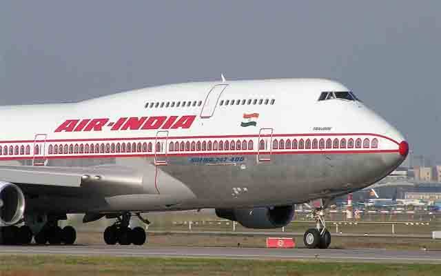 بھارتی ائیرلائن کے طیارے کی کراچی میں ہنگامی لینڈنگ