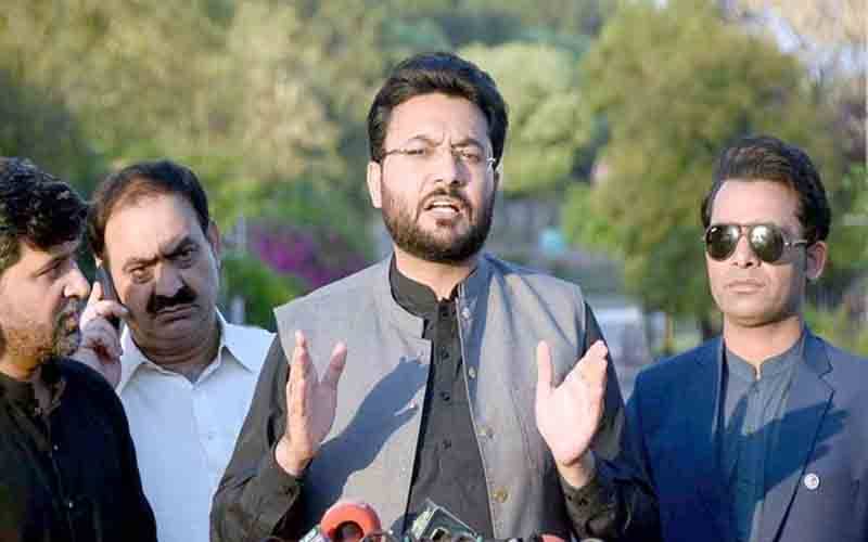 عمران خان کے قریبی ساتھی فرخ حبیب نے جہانگیر ترین سے ہاتھ ملا لیا 