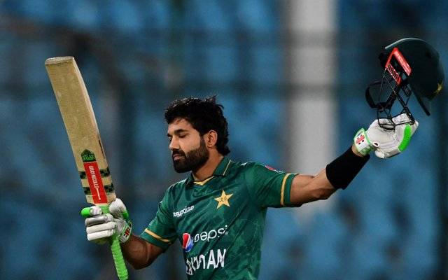 قومی ٹیم کے وکٹ کیپر اور بیٹر محمد رضوان  نے بھارت سے ہارنے کے بعد ویڈیو شیئر کی ہے جس میں ان کا کہنا ہے کہ ہمارے پاس ٹاپ بولرز ہیں ، ٹیم کا مسئلہ آگاہی ہے جس میں سب سے اہم فیلڈنگ ہے۔