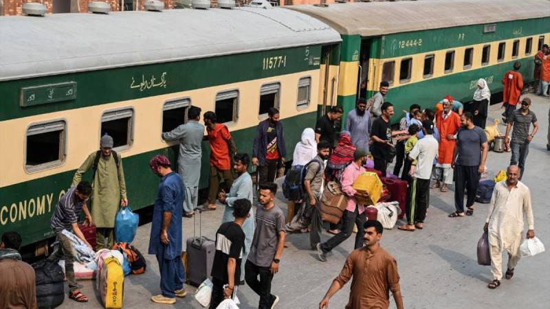 ریلوے کا ٹرین شیڈول بحال نہ ہوسکا،مسافر خوار