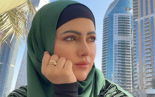 مذہب کی خاطر بالی ووڈ کو خیرباد کہنے والی سابقہ بھارتی اداکارہ ثنا خان نے کہا ہے کہ ایک مسلمان ہونے کی حیثیت سے میرا یقین ہے فتح فلسطین کی ہوگی۔      