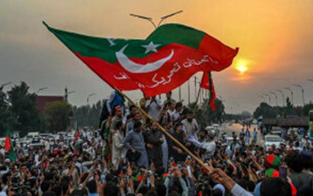 کاہنہ کے علاقے میں کاہنہ کے علاقے میں ضلعی انتظامیہ کی اجازت کے باوجود پولیس نے تحریک انصاف کے کنونشن متعدد کارکنوں کو حراست میں لے لیا۔