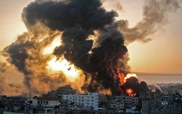 غزہ میں اسرائیلی فوج کے وحشیانہ  میں فلسطینی صحافی کے گھر بمباری میں  ایک ہی گھر کے 30 افراد سشہید ہوگئے۔