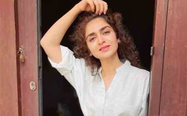 اداکارہ ہاجرہ یامین بولڈ تصاویرشیئرکرنے پرتنقید کی زد میں آگئیں