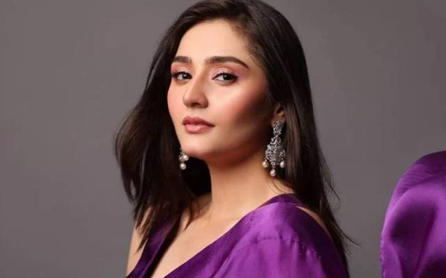  پاکستانی معروف اداکارہ درفشاں سلیم نے ڈرامہ سیریل ’جیسے آپ کی مرضی‘کے حوالے سے مداحوں سے اپنے خیالات کا اظہار کردیا۔  