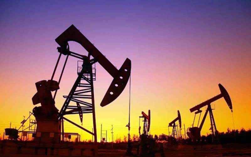 سعودی عرب تیل کی پیداوار میں 10 لاکھ بیرل یومیہ کی رضاکارانہ کمی کو جاری رکھے گا