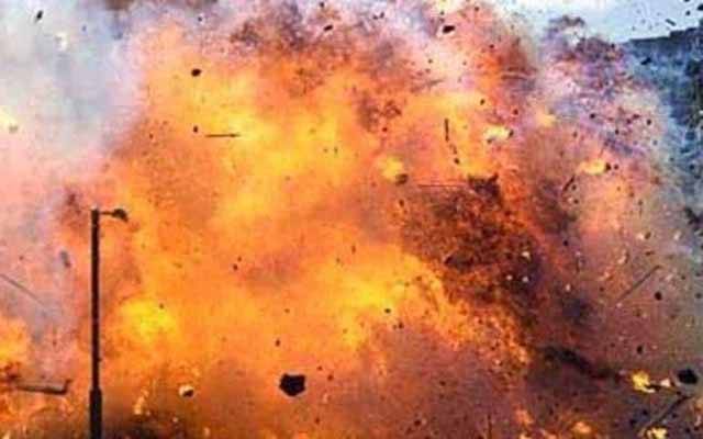 لاہور: گیس پائپ لائن زور دار دھماکے سے تباہ، 2 افراد زخمی
