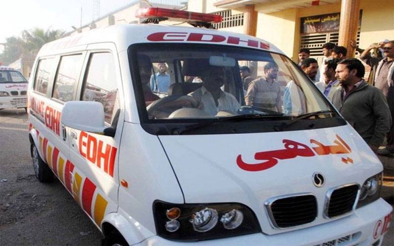 کراچی، حب چوکی کے قریب بس کی رکشے کو ٹکر، 3 افراد جاں بحق