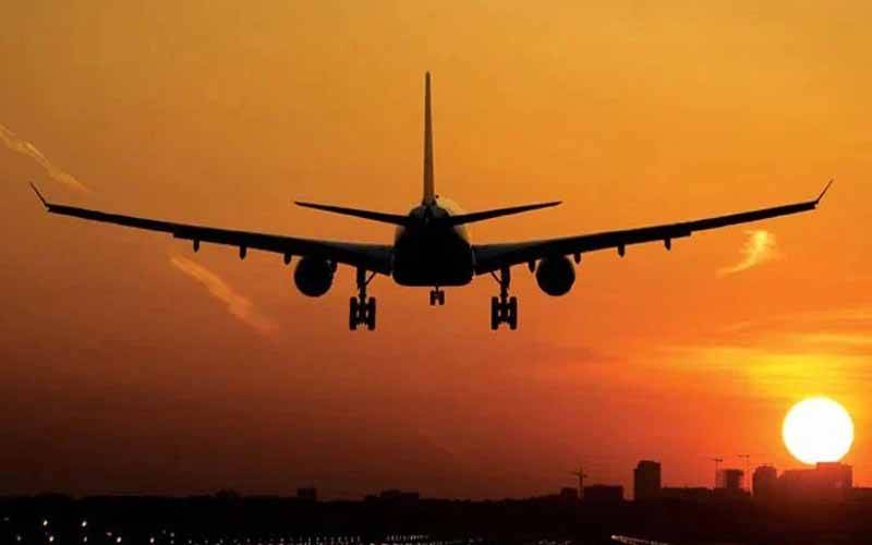 کراچی ایئرپورٹ پر بھارتی طیارے کی لینڈنگ، وجہ جانیے