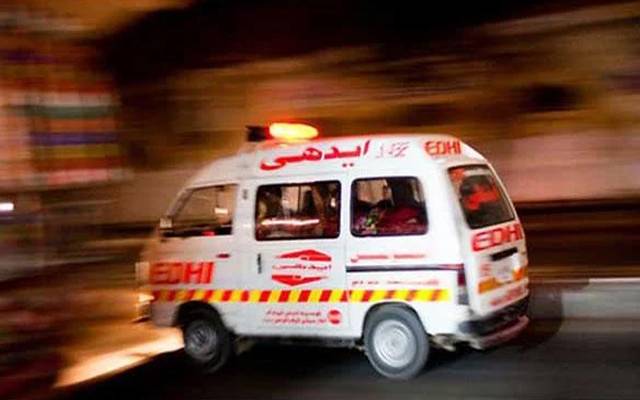 کراچی سے پنجاب جانے والی  مسافر کوچ الٹنے کے نتیجے میں  30 سے زائد مسافر زخمی جبکہ چار افراد جاں بحق ہو گئے۔ 