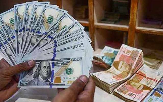 امریکی ڈالر کی قیمت میں مسلسل اتار چڑھاؤ جاری، ملکی تبادلہ مارکیٹوں میں ڈالر 13 پیسے مہنگا ہوگیا۔