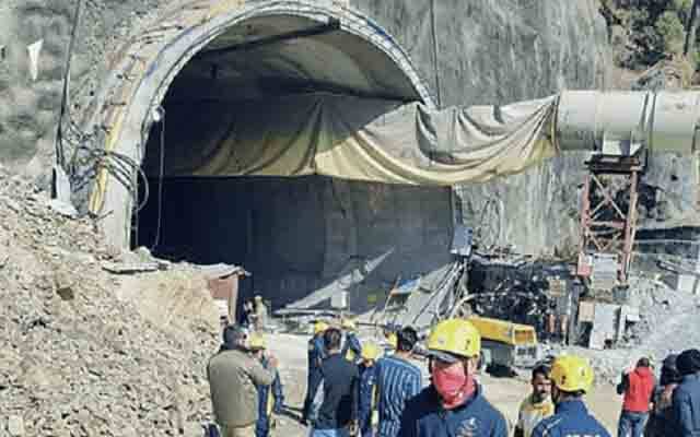 Les 41 ouvriers coincés dans le tunnel pendant 17 jours ont été secourus avec succès