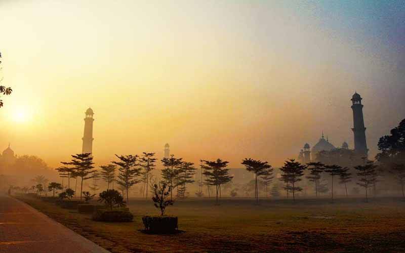 لاہور پر قدرت مہربان، سموگ کے بادل چھٹ گئے، دنیا کے آلودہ شہروں میں لاہور کا چوتھا نمبر