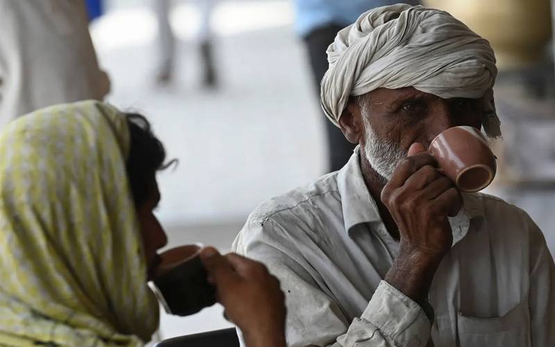 مہنگائی کے ستائے عوام کیلئے چائے کا کپ بھی بھاری پڑ گیا
