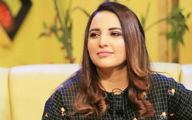 سماجی رابطے کی ویب سائٹ ایکس نے معروف انفلوئنسر حریم شاہ کا اکاؤنٹ معطل کردیا۔