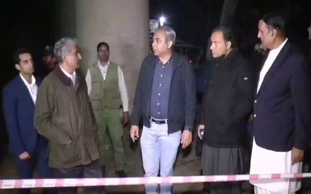   نگران وزیراعلیٰ پنجاب محسن نقوی نے تین ترقیاتی منصوبوں کا 3 گھنٹے طویل دورہ کیا۔ اُنہوں نے شاہدرہ فلائی اوورز کی سائیڈ روڈز، راوی، بیدیاں انڈر پاس کی سائیڈز روڈ کا معائنہ بھی کیا۔