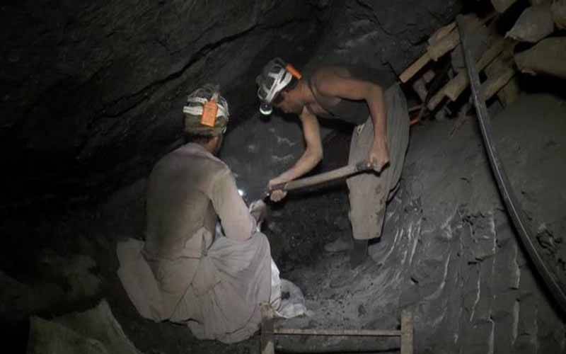مسلم باغ: کومائیٹ کان میں حادثہ، 2 کان کن پھنس گئے