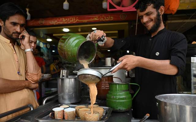  5 ماہ کے دوران پاکستانی 79 ارب 81 کروڑ کی چائے پی گئے۔
