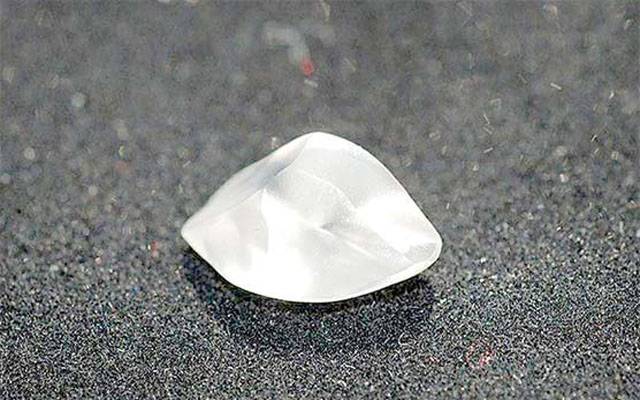 Le morceau de verre que le citoyen a trouvé dans le parc s’est avéré être un diamant