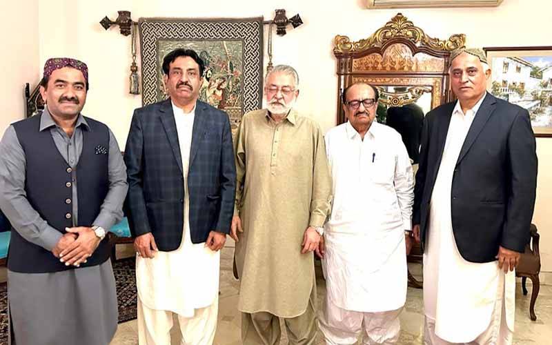 پی ٹی آئی ٹوٹ پھوٹ کا شکار، دوست محمد میمن جی ڈی اے سے الیکشن لڑیں گے