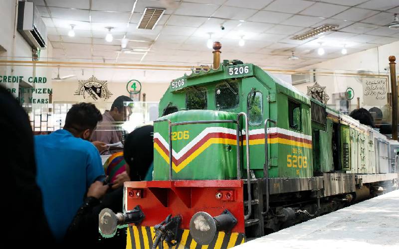 پاکستان ریلوے کی چھ ماہ میں 41 ارب روپے کی ریکارڈ کمائی