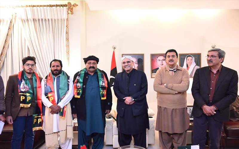 پاکستان مسلم لیگ (ن)کے ٹکٹ ہولڈر سمیت متعدد رہنماؤں کا پیپلز پارٹی میں شمولیت کا اعلان 