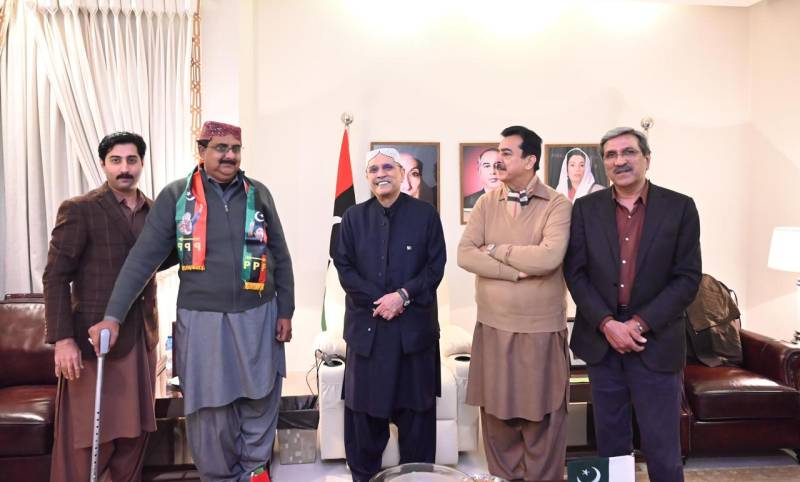 پاکستان مسلم لیگ (ن)کے ٹکٹ ہولڈر سمیت متعدد رہنماؤں کا پیپلز پارٹی میں شمولیت کا اعلان 