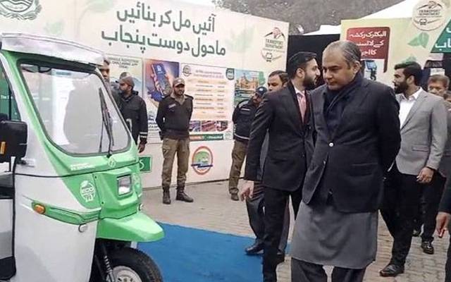 تاریخ میں پہلی بار بلاسود الیکٹرک موٹر بائیکس اور رکشے دیئے جائیں گے۔ وزیراعلیٰ محسن نقوی نے اعلان کردیا۔