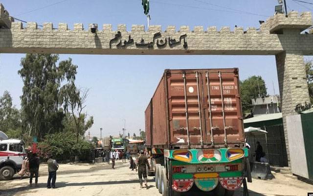 طورخم سرحد پر افغان ڈرائیورز کیلئے پاسپورٹ شرط پر عمل درآمد کا آغاز