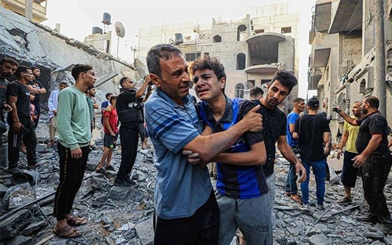 اسرائیلی فوج کے وحشیانہ حملے،ایک ہی خاندان کے 12 افراد شہید،شہداء کی تعداد24ہزار ہوگئی 