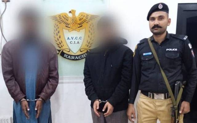 کراچی میں اغواء برائے تاوان میں ملوث کاؤنٹر ٹیرررازم کے برطرف دو سابقہ اہلکاروں کو اینٹی وائلنٹ کرائم سیل نے گرفتار کرلیا۔  
