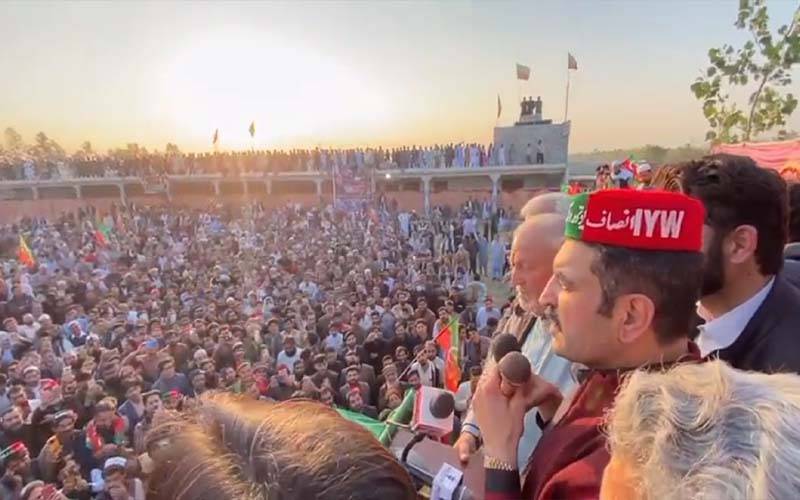 شیر افضل مروت کو فوری سیاسی سرگرمیا ں روکنے کا حکم  