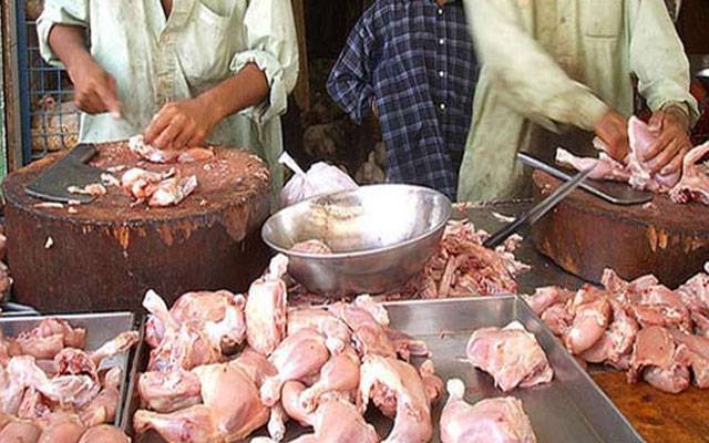 لاہور میں زندہ برائلر مرغی کی قیمت میں نمایاں کمی، مرغی کے گوشت کی قیمت میں بھی فی کلو 25 روپے کی کمی ہو گئی