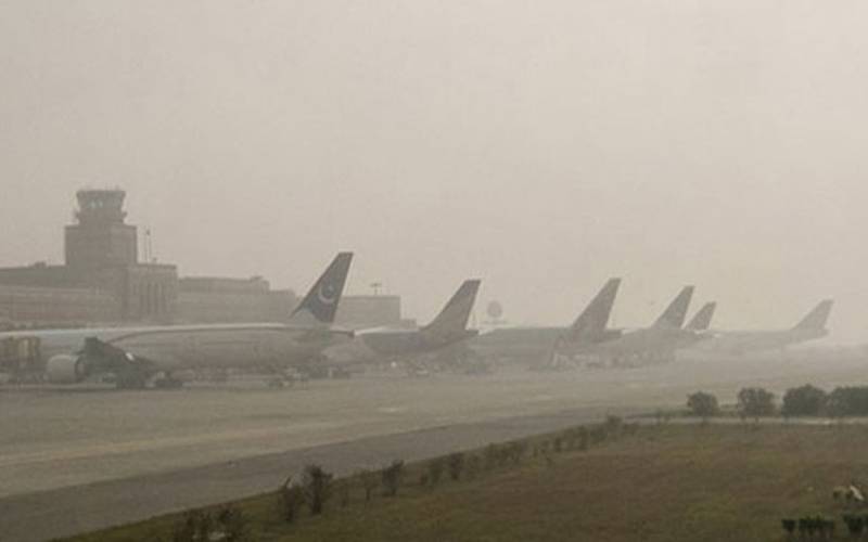 ملک بھر میں دھند کے باعث 21 پروازیں منسوخ، 6 متبادل ائیر پورٹس منتقل