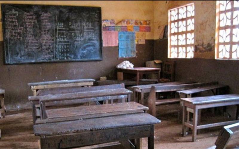 دادو: کئی سالوں سے بند سکول کھل نہ سکا،بچوں کا مستقبل داؤ پر لگ گیا