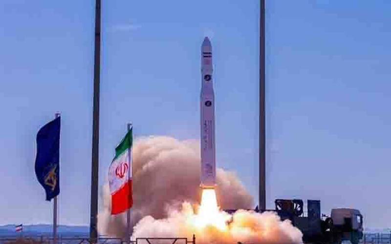 ایران: 3 سیٹلائٹ خلا میں بھیج دئیے گئے