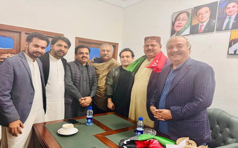 پیپلز پارٹی نے جی ڈی اے کی لاڑکانہ سے بڑی وکٹ گرا دی 