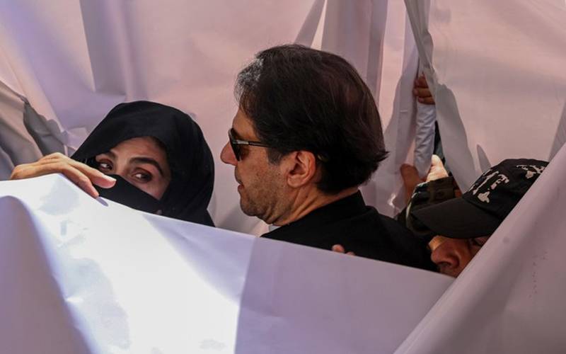 توشہ خانہ کیس:عمران خان،بشریٰ بی بی کو 14، 14 سال قید بامشقت کی سزا، بانی پی ٹی آئی 10 سال کیلئے نااہل